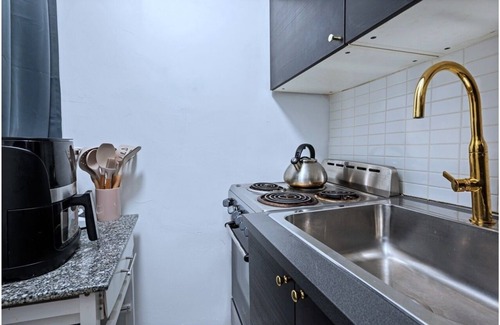 Sutton Place Apartment | Cozy Studio in Prime Midtown – Heart of NYC!