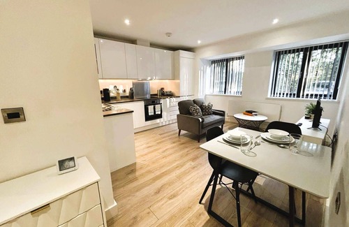 Barnt Green Apartment | Cozy Studio in Solihull - NEC or Airport