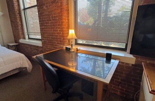 Mystic Apartment | Cozy studio in the heart of Downtown Mystic.