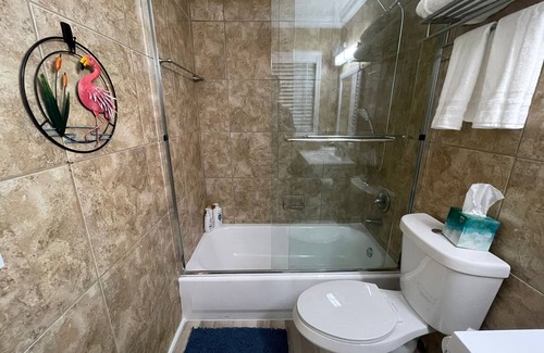Poinsettia Heights Apartment | Cozy Studio Near Beach Comfy Bed