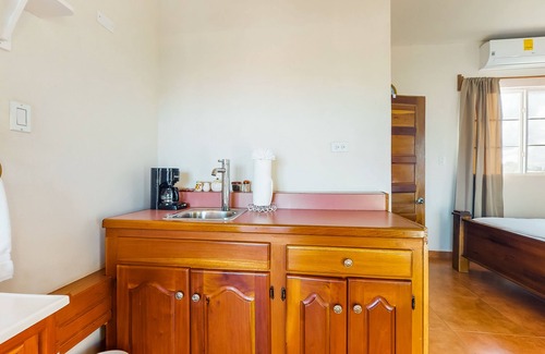 Hopkins Apartment | Cozy studio near town with an ocean view, free WiFi, partial AC & shared deck