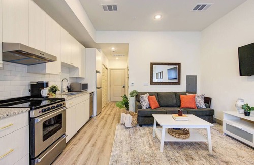 Addicks Apartment | Cozy studio, ready to host the next couple or solo travelers adventures in west Houston