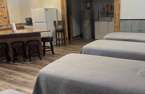 Redfield Apartment | Cozy studio style space with AC and WiFi on beautiful Cottonwood Lake