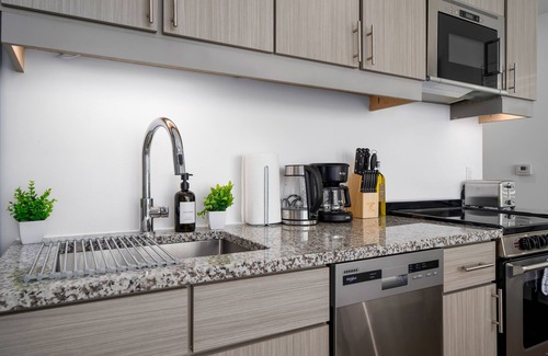 Avondale Apartment | Cozy Studio w/Private Balcony!