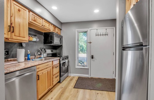 Ellicottville Condo | Cozy Studio, Walk or Bike to Holiday Valley or Town, A/C
