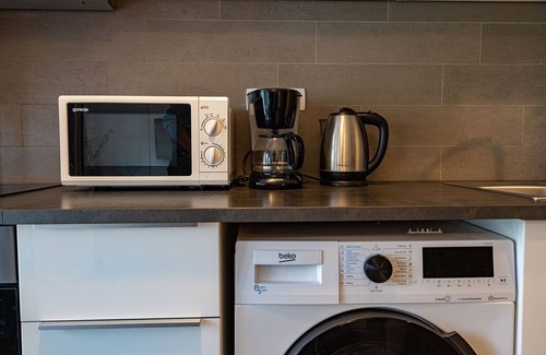 Militari Apartment | Cozy studio with garden view near Polyethnic University