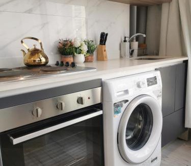 Block 428 Apartment | Cozy Studio with Pool Access