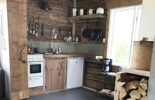Ramsele Cottage | Cozy stuga with mountain & northern lights view