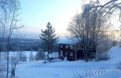 Ramsele Cottage | Cozy stuga with mountain & northern lights view
