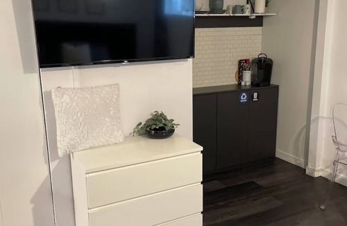 Longueuil Apartment | Cozy Suburban Retreat Free Parking Close to Montreal DownTown