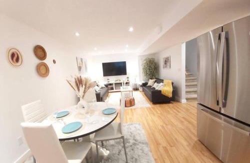 McKenzie Towne House | Cozy suite, Free WIFI , Free Parking