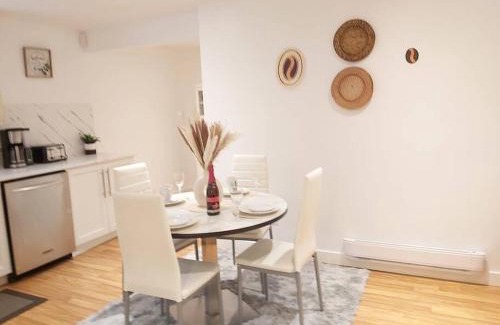 McKenzie Towne House | Cozy suite, Free WIFI , Free Parking