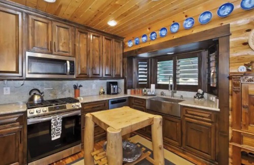 Castle Glen Estates House | Cozy Sun-Soaked retreat, stunning view+Hot Tub In Castle Glenn Estates 564796