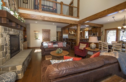 Cle Elum House | Cozy Suncadia FAMILY Retreat!Sleeps 12 3Baths Hot Tub PetsOK