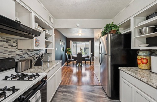 Temple House | Cozy Temple Home Fenced Yard & Wi-fi 3 Bedroom Home