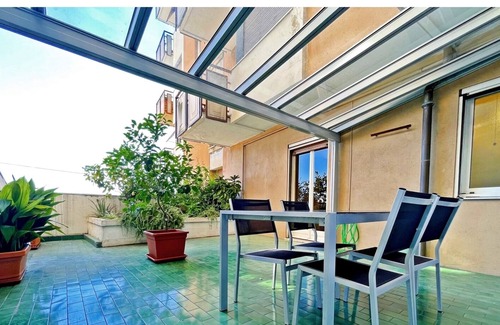 Lagaccio Apartment | Cozy Terrace - One Bedroom Apartment, Sleeps 4