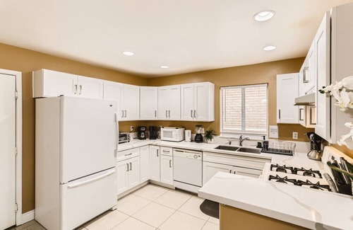 Spring Valley House | Cozy Three Bedroom Vacation Home sleeps 6