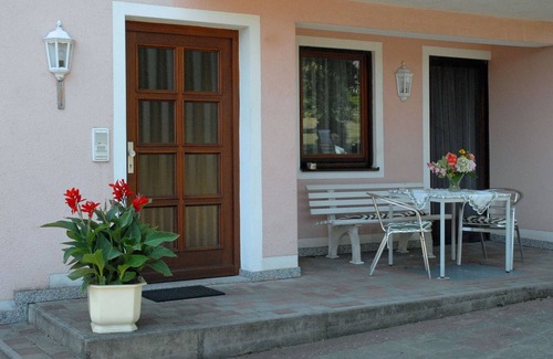 Schnaittach Apartment | Cozy three star apartment with terrace