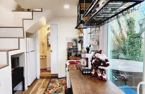 Highline Cottage | Cozy Tiny House Retreat – Nature, Privacy & Hot Tub