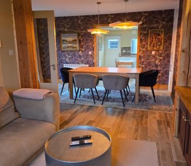 Athlone Apartment | Cozy Town house