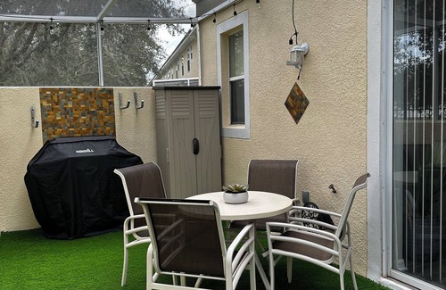 Cumbrian Lakes House | Cozy townhouse close to Disney, Universal parks, restaurant with prkg free