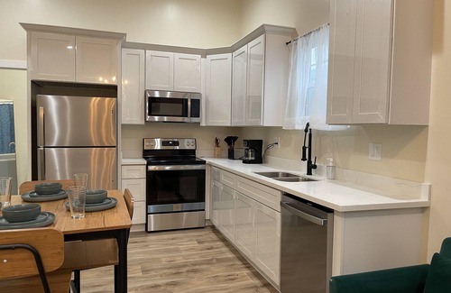 Esplanade Ridge House | Cozy Tremé Cottage steps from French quarter, Mid City, City park
