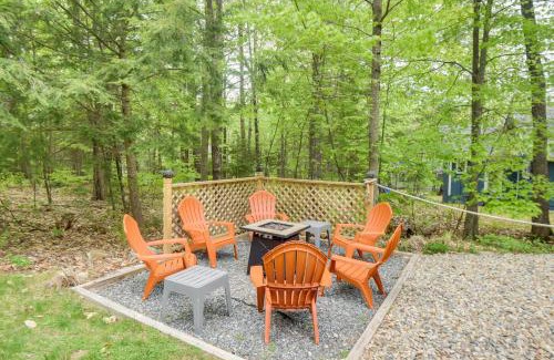 Tuftonboro House | Cozy Tuftonboro Home with Deck - Walk to Beaches!