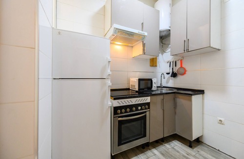 Numancia Apartment | Cozy two-bedroom apartment on Av. Albufera