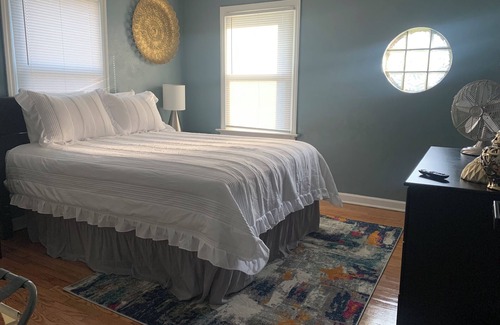 Jennings House | Cozy two bedroom house with a splash of style