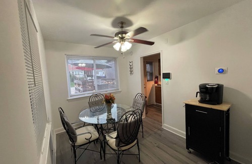 Southeast House | Cozy Two Bedroom with parking!