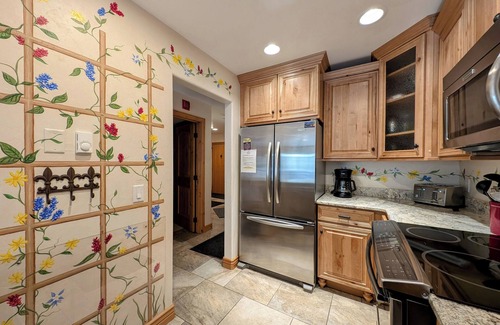 Mountain House Condo | Cozy unit close enough to walk to the lift!