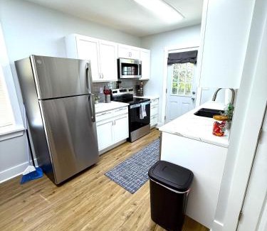 Wilmington Apartment | Cozy unit King bed & laundry