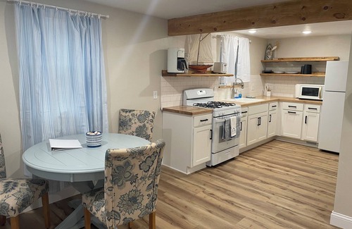 Shawano Cabin | Cozy updated one bedroom cottage on shawano lake
