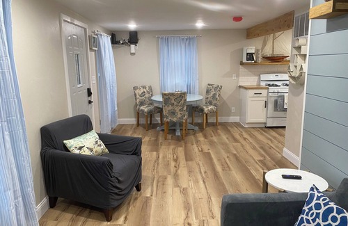 Shawano Cabin | Cozy updated one bedroom cottage on shawano lake
