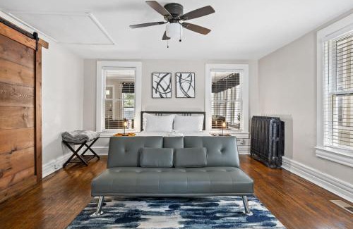 Bonnycastle Apartment | Cozy & Updated Unit in the Heart of the Highlands