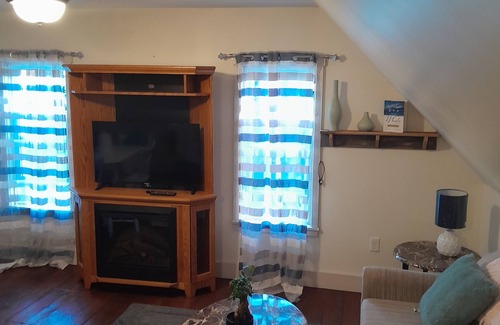 St. Martins Apartment | Cozy upper apartment across from the Bay of Fundy.