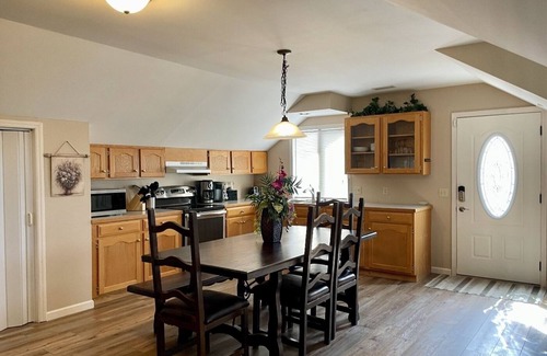Mount Mourne House | Cozy Upscale Lake Norman Home. Modern & Spacious.