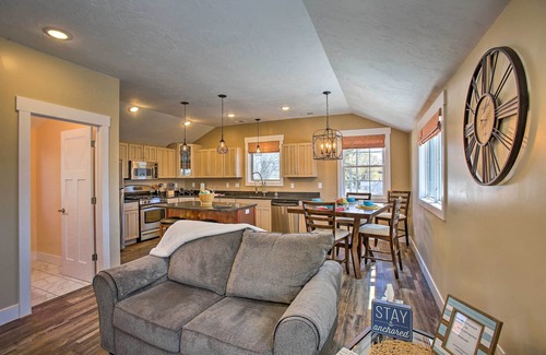 Ludington Apartment | Cozy & Urban Ludington Apt ~ 1 Mi to Lake Michigan
