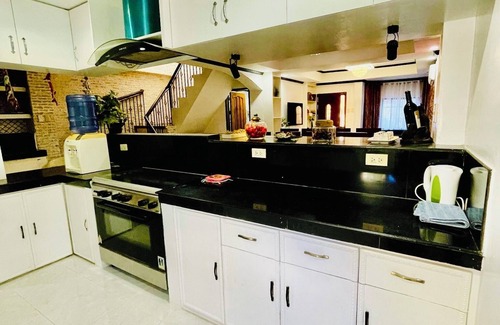 Cagayan de Oro House | Cozy vacation home for family in Uptown Cagayan de Oro City Close to everything