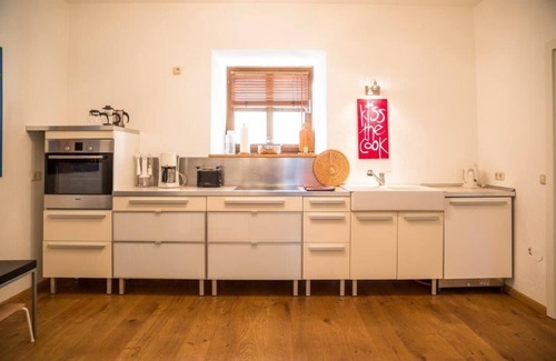 Deggendorf Apartment | Cozy vacation apartment (84 m²) with tiled stove and unique ambience