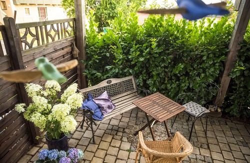 Deggendorf Apartment | Cozy vacation apartment (84 m²) with tiled stove and unique ambience