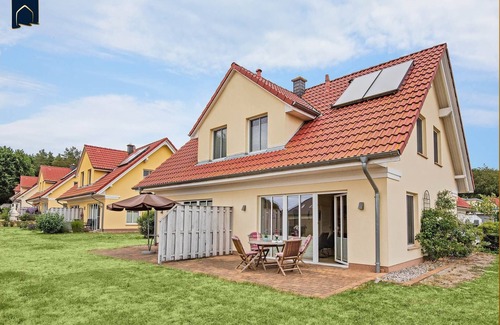 Korswandt House | Cozy vacation apartment Angela 1 - with fireplace & terrace