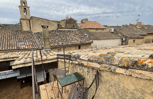 Vers-Pont-du-Gard House | Cozy vacation home in picture-book village, 2 km to the beach at the Pont du Gard