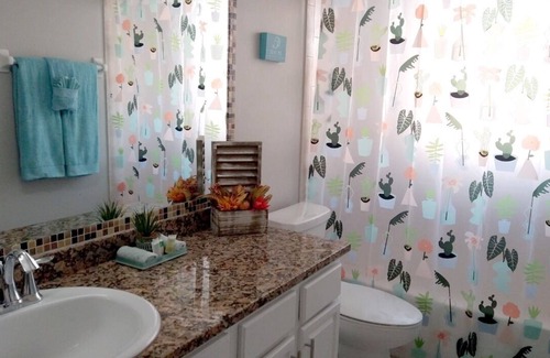 Buena Ventura Lakes Apartment | Cozy Vacay-Studio with free parking on premises