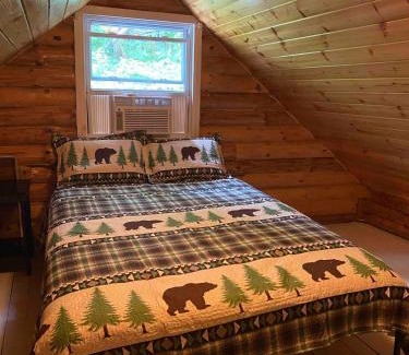 Lyndonville House | Cozy Vermont Cabin