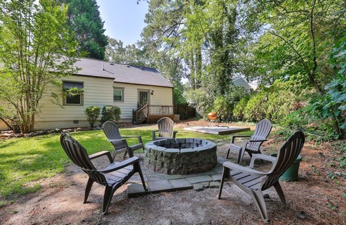 Peachtree Park House | Cozy Vibe Buckheadmessage Now for Summer Special