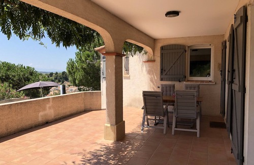 Caunes-Minervois Villa | Cozy Villa in Caunes-Minervois with Swimming Pool
