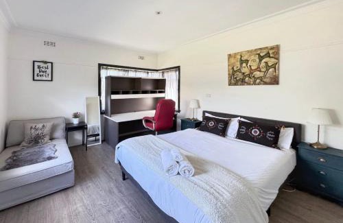 Malvern East House | Cozy Villa Near Chadstone Fashion Capital