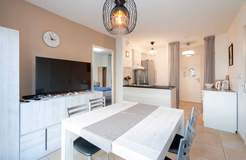 Valras-Plage Villa | Cozy Villa Retreat by the Sea