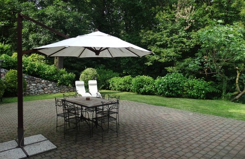 Locate Varesino Villa | Cozy villa surrounded by greenery near Como and Milan